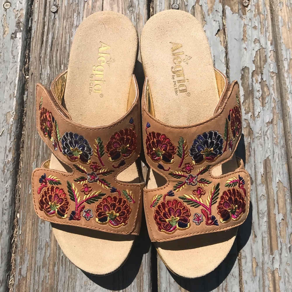 Alegria Leather Wedge Sandal Sz 9 (39) Floral